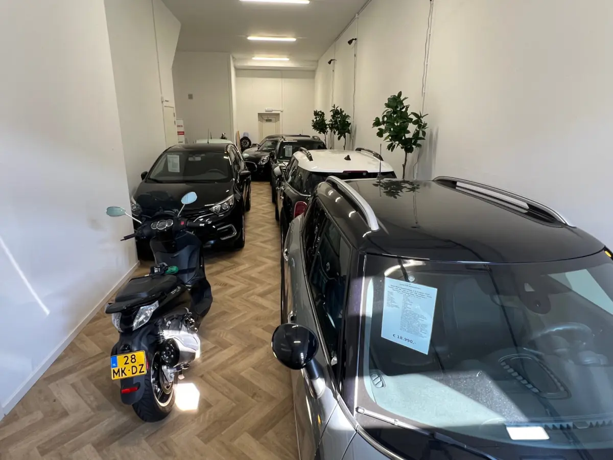 xDrive25e High Executive 220 PK Plug in Hybride | Panoramdak | Navigatie | 19" Velgen | Leder Int | Park Assist | DAB | Keyless | 1e Eigenaar!