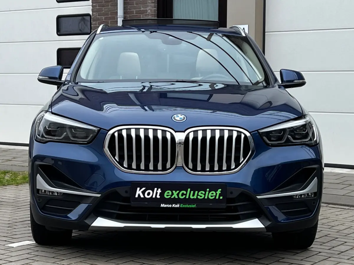 xDrive25e High Executive 220 PK Plug in Hybride | Panoramdak | Navigatie | 19" Velgen | Leder Int | Park Assist | DAB | Keyless | 1e Eigenaar!
