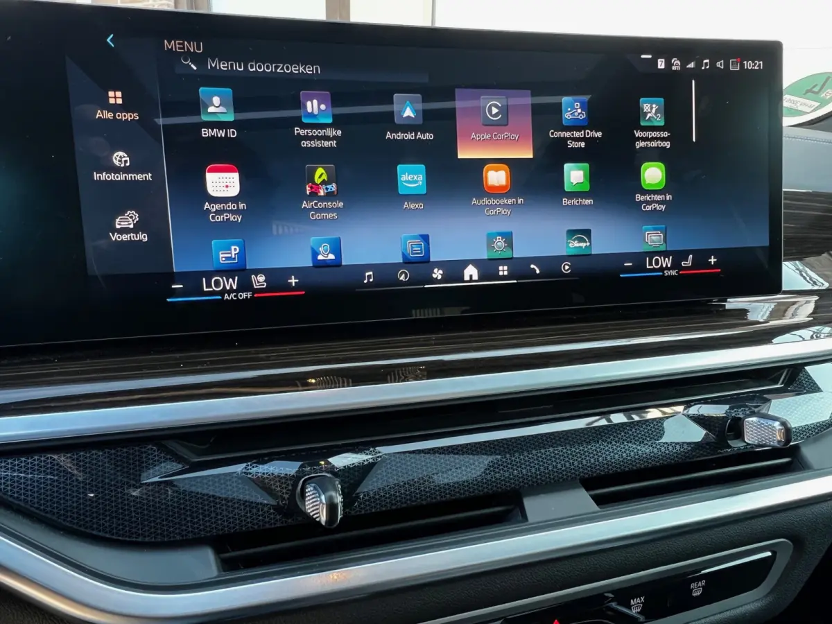 xDrive50e High Executive M Sport / BMW Nieren Iconic Glow / Head-UP / Panodak / Luchtvering / Soft Close / Harman-Kardon / 360 Camera / Trekhaak / Park Assist Prof / Individual Leder Merino 
