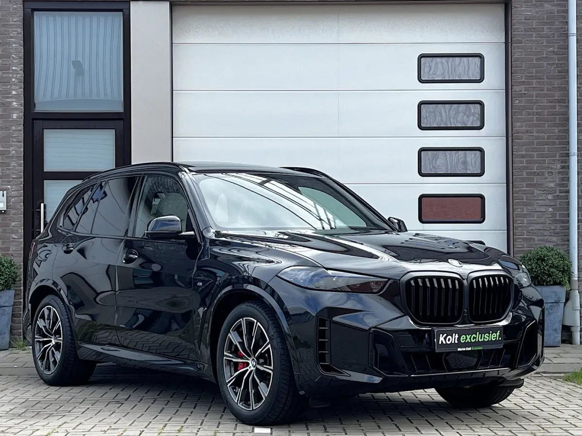 xDrive50e High Executive M Sport | Sky Lounge | Achteras Besturing | BMW Nieren Iconic Glow | Head-UP | Panodak Sky Lounge | Luchtvering | Soft Close | Harman-Kardon | 360 Camera | Trekhaak 