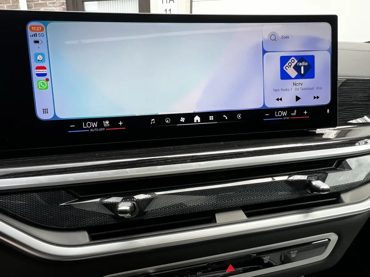 xDrive50e High Executive M Sport | Sky Lounge | Achteras Besturing | BMW Nieren Iconic Glow | Head-UP | Panodak Sky Lounge | Luchtvering | Soft Close | Harman-Kardon | 360 Camera | Trekhaak 