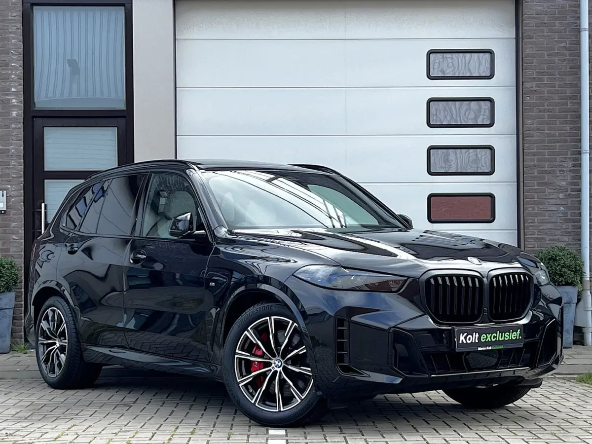 xDrive50e High Executive M Sport | Sky Lounge | Achteras Besturing | BMW Nieren Iconic Glow | Head-UP | Panodak Sky Lounge | Luchtvering | Soft Close | Harman-Kardon | 360 Camera | Trekhaak 