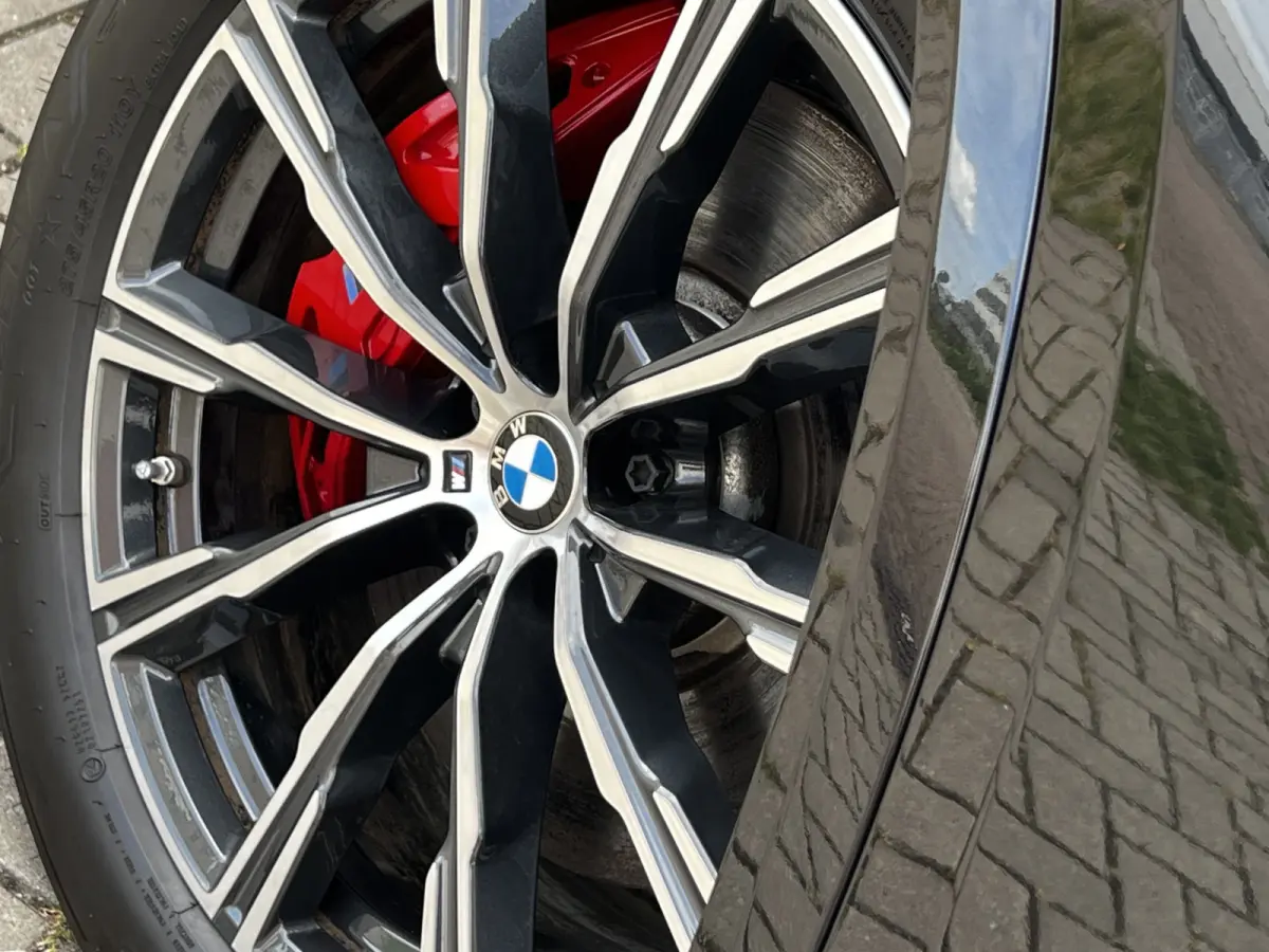 xDrive50e High Executive M Sport | Sky Lounge | Achteras Besturing | BMW Nieren Iconic Glow | Head-UP | Panodak Sky Lounge | Luchtvering | Soft Close | Harman-Kardon | 360 Camera | Trekhaak 