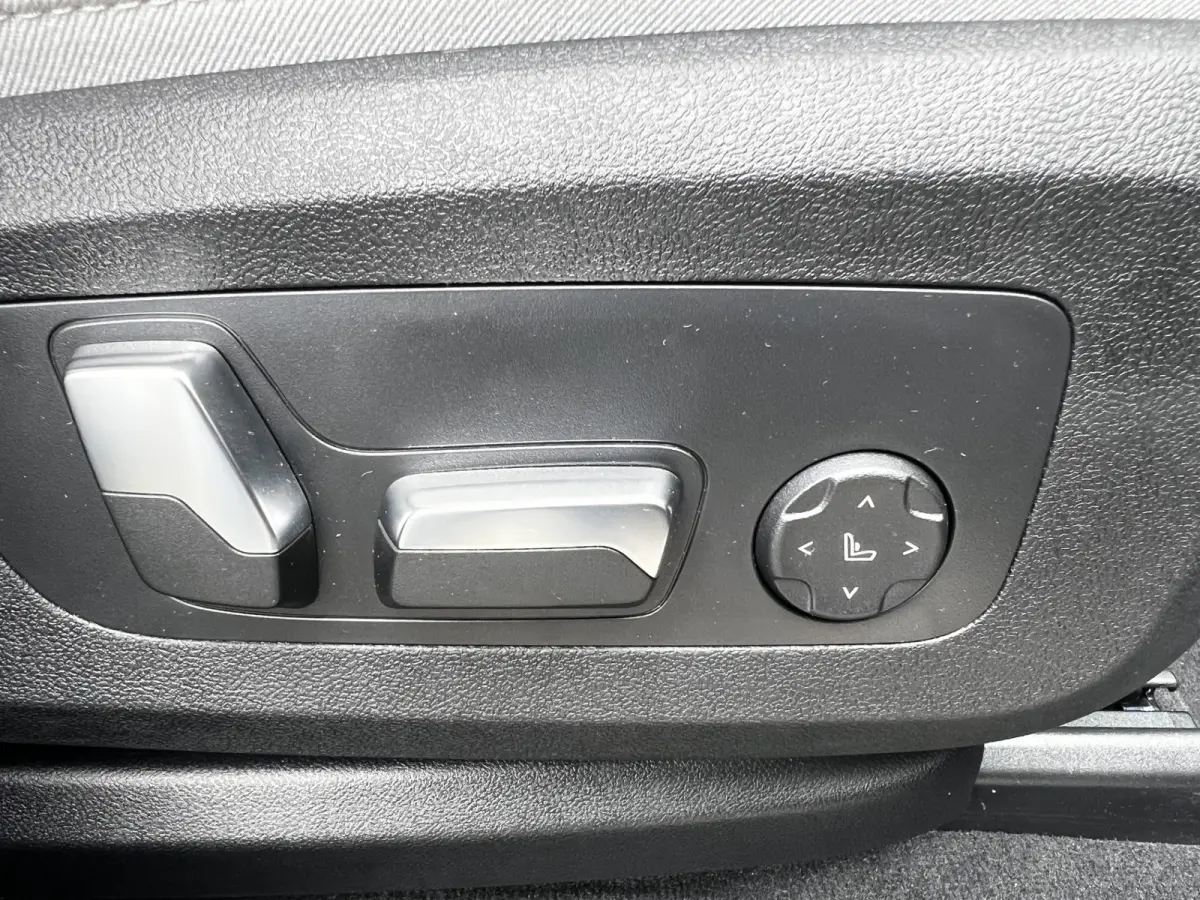 xDrive50e High Executive M Sport | Sky Lounge | Achteras Besturing | BMW Nieren Iconic Glow | Head-UP | Panodak Sky Lounge | Luchtvering | Soft Close | Harman-Kardon | 360 Camera | Trekhaak 