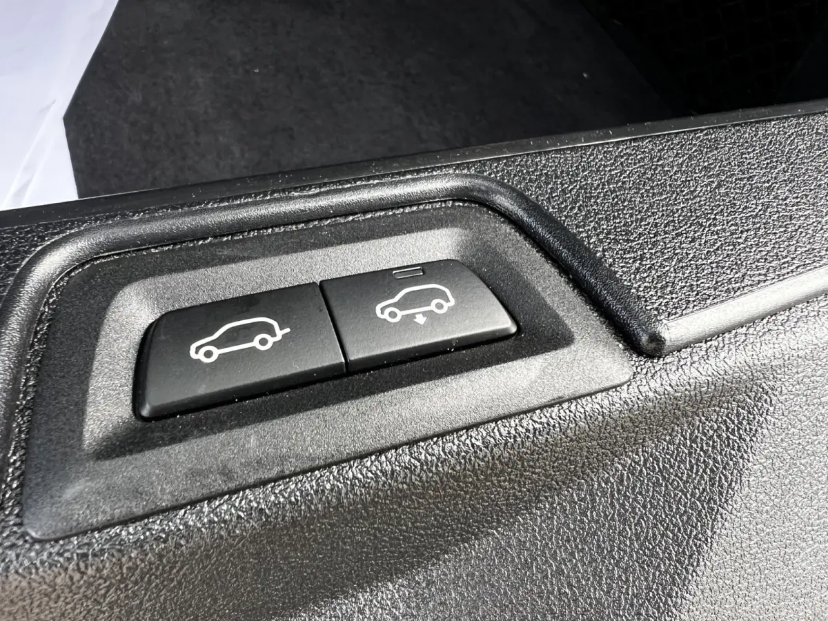 xDrive50e High Executive M Sport | Sky Lounge | Achteras Besturing | BMW Nieren Iconic Glow | Head-UP | Panodak Sky Lounge | Luchtvering | Soft Close | Harman-Kardon | 360 Camera | Trekhaak 