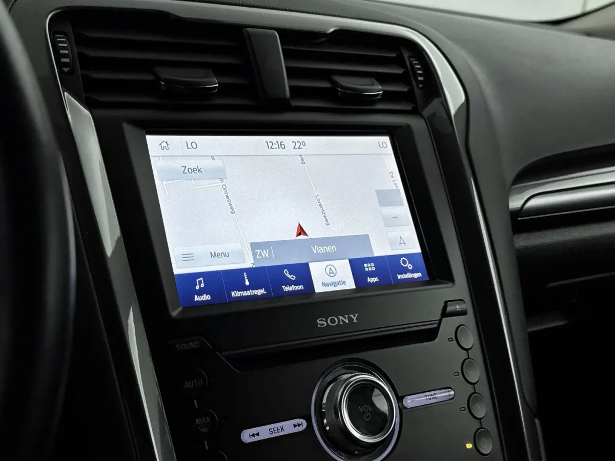 2.0 IVCT HEV Titanium | Achteruitrijcamera | Cruise Control | Navigatie | lichtmetalen velgen 16" |