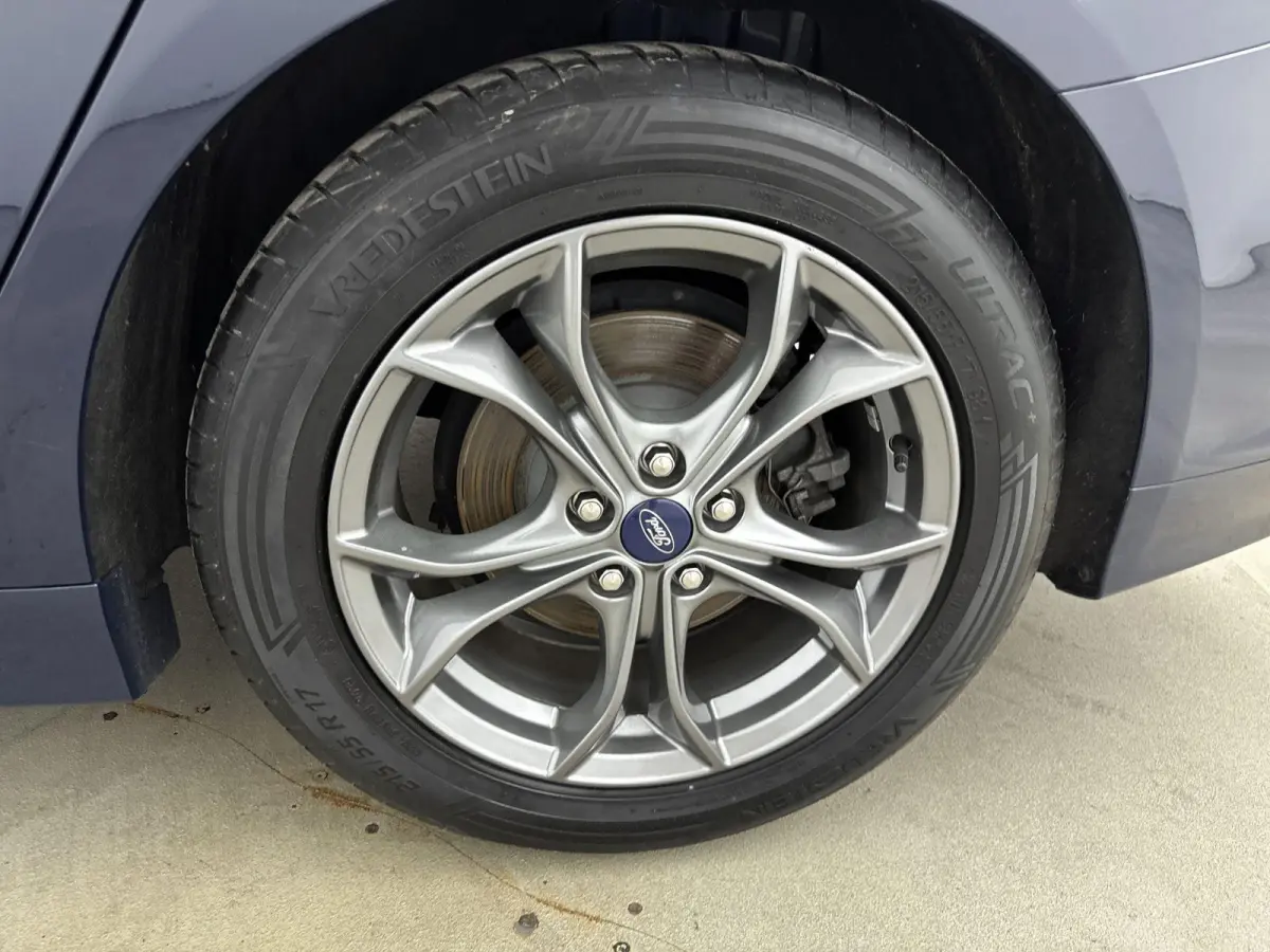 2.0 IVCT HEV Titanium | Achteruitrijcamera | Cruise Control | Navigatie | lichtmetalen velgen 16" |