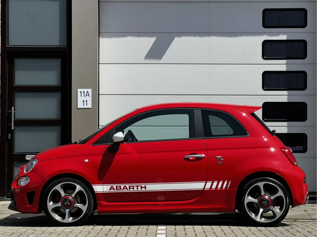 1.4 T-Jet Abarth 595 Turbo 145 PK | UNIEK 43000 KM | Corsa Pakket | Airco | 17"LM Velgen | Schaal Sport Stoelen | Navigatie | Park Sensors | Uniek!