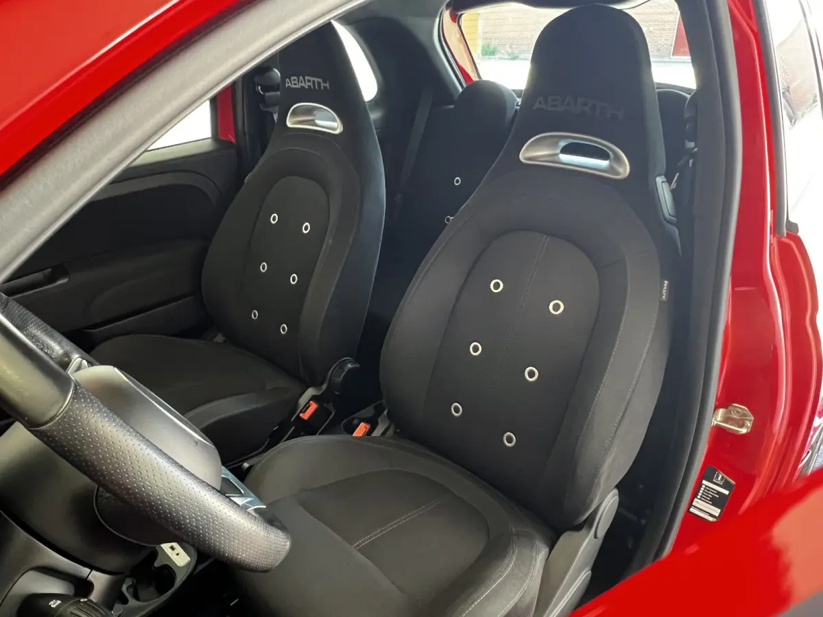 1.4 T-Jet Abarth 595 Turbo 145 PK | UNIEK 43000 KM | Corsa Pakket | Airco | 17"LM Velgen | Schaal Sport Stoelen | Navigatie | Park Sensors | Uniek!