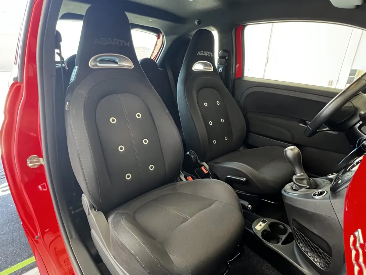 1.4 T-Jet Abarth 595 Turbo 145 PK | UNIEK 43000 KM | Corsa Pakket | Airco | 17"LM Velgen | Schaal Sport Stoelen | Navigatie | Park Sensors | Uniek!