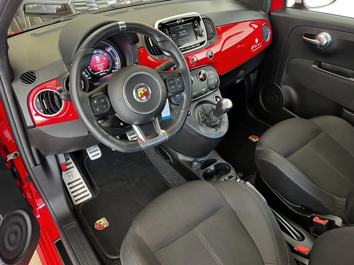 1.4 T-Jet Abarth 595 Turbo 145 PK | UNIEK 43000 KM | Corsa Pakket | Airco | 17"LM Velgen | Schaal Sport Stoelen | Navigatie | Park Sensors | Uniek!