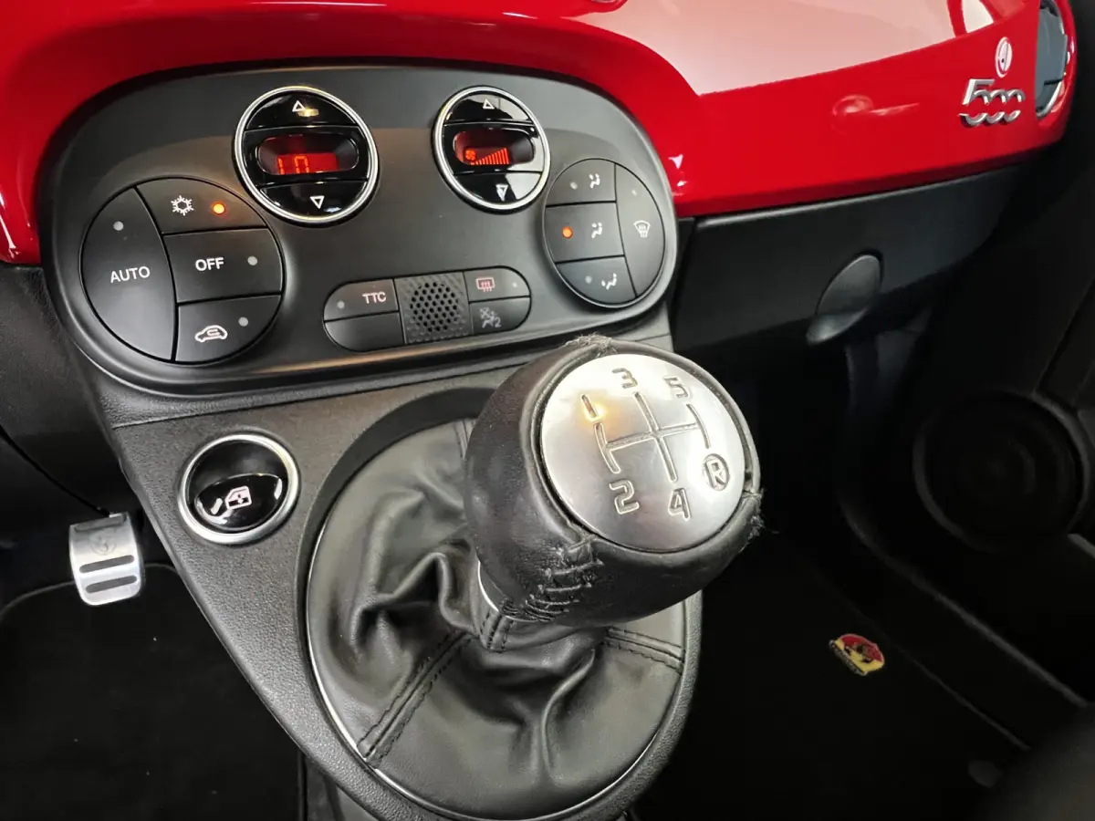 1.4 T-Jet Abarth 595 Turbo 145 PK | UNIEK 43000 KM | Corsa Pakket | Airco | 17"LM Velgen | Schaal Sport Stoelen | Navigatie | Park Sensors | Uniek!