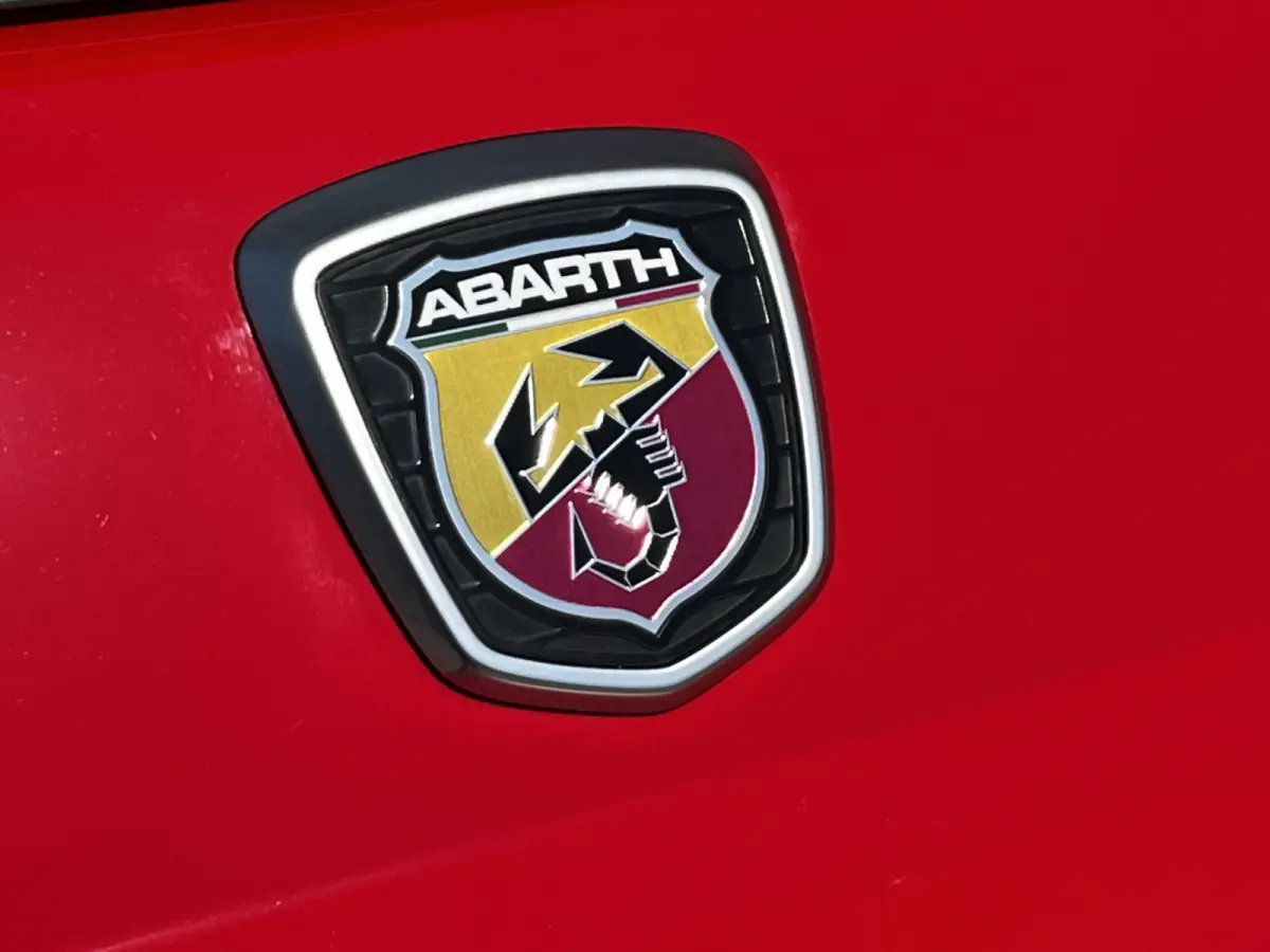 1.4 T-Jet Abarth 595 Turbo 145 PK | UNIEK 43000 KM | Corsa Pakket | Airco | 17"LM Velgen | Schaal Sport Stoelen | Navigatie | Park Sensors | Uniek!