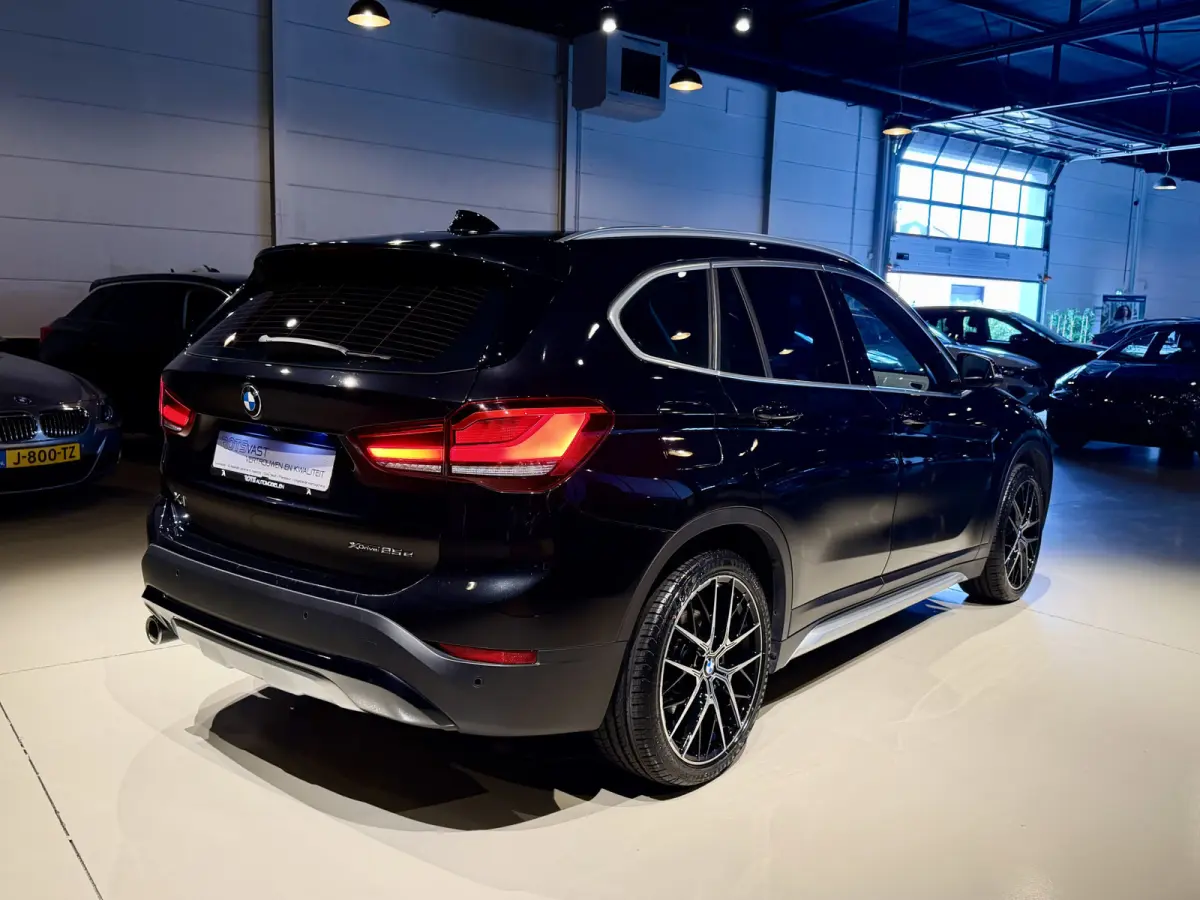 xDrive25e High-Exe Camera|Leer|LED|220pk 2021 Zwart Metallic