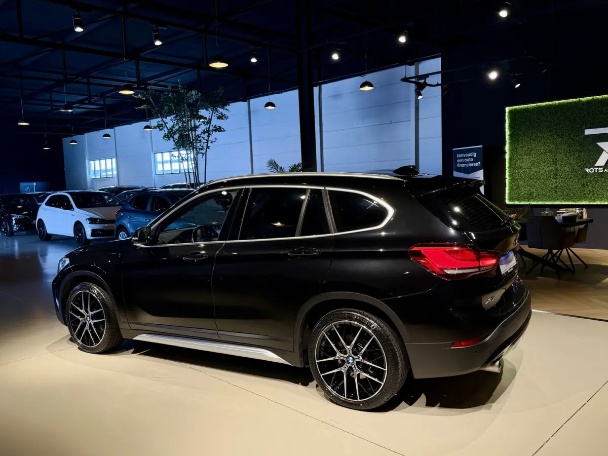 xDrive25e High-Exe Navi|Leer|LED|Trekhaak 2021 Zwart Metallic