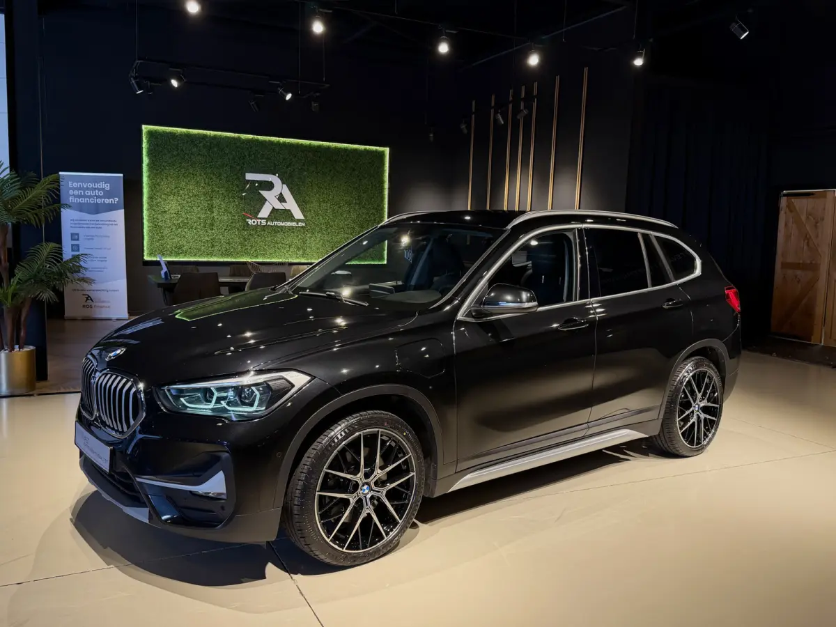 xDrive25e High-Exe Camera|Leer|LED|220pk 2021 Zwart Metallic