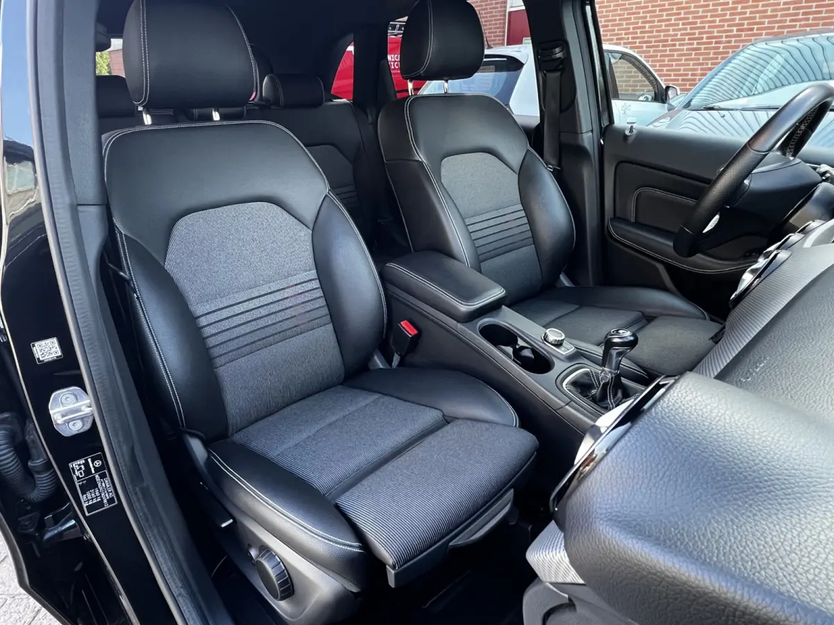 180 Business Solution AMG Upgrade Edition | Airco | Navigatie | Achteruitrijdcamera | Sport Int | 18" AMG Velgen | Wegklapbare Trekhaak | 1e Eigenaar!