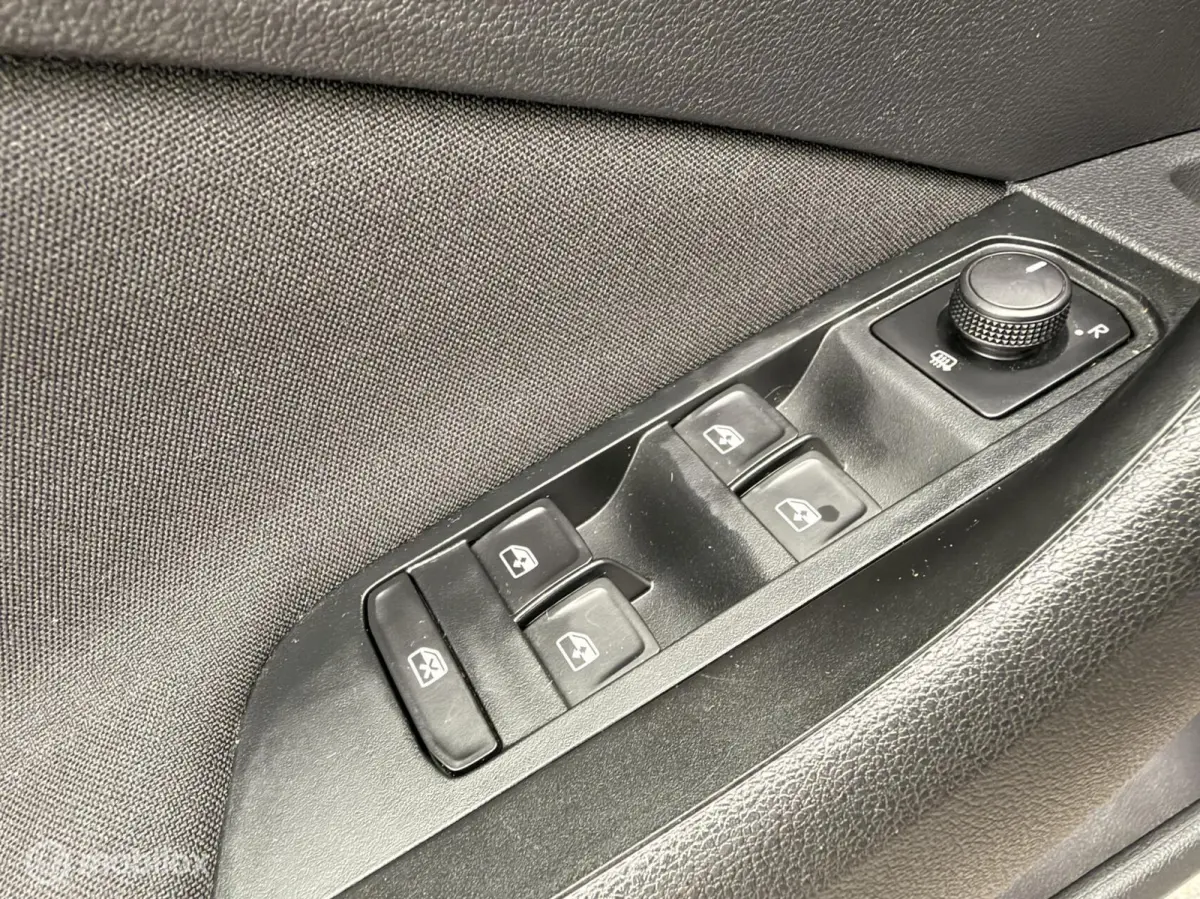 1.0 TSI Sport Business
