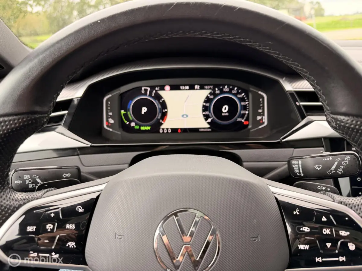 1.4 TSI eHybrid R-Line Business+