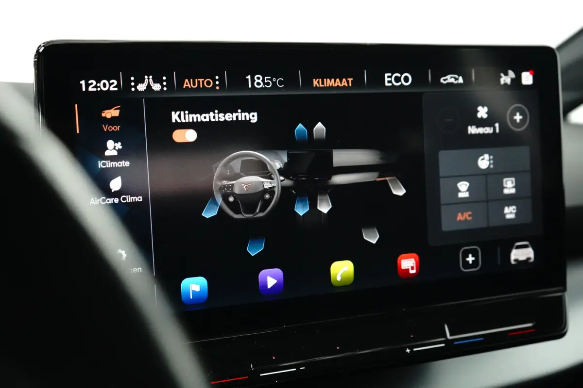 Adrenaline 82 kWh l 360gr Camera l 19" l PDC v&a l Stoelverwarming l Matrix LED l Speciale bekleding l Elekt. Inklap Spiegels l