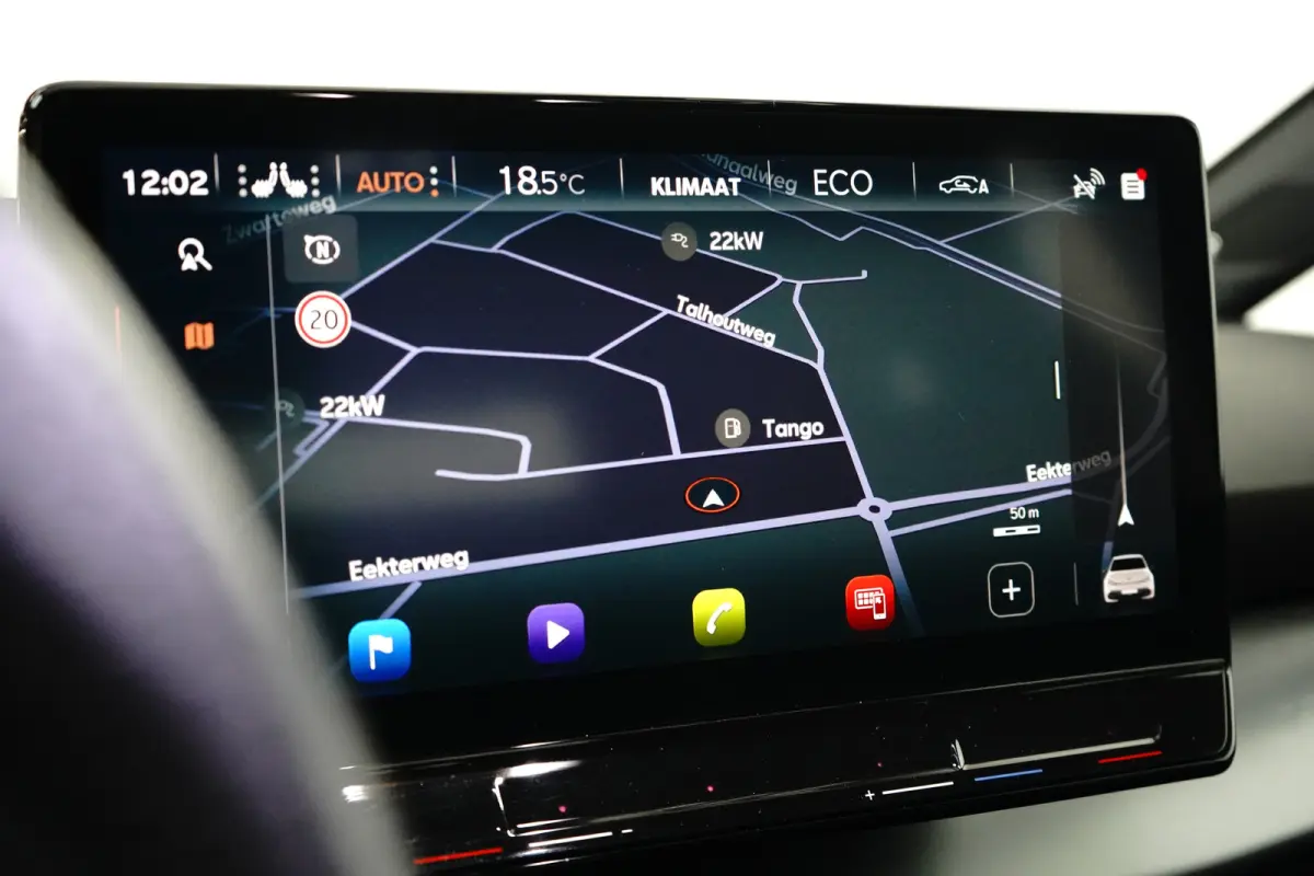 Adrenaline 82 kWh l 360gr Camera l 19" l PDC v&a l Stoelverwarming l Matrix LED l Speciale bekleding l Elekt. Inklap Spiegels l