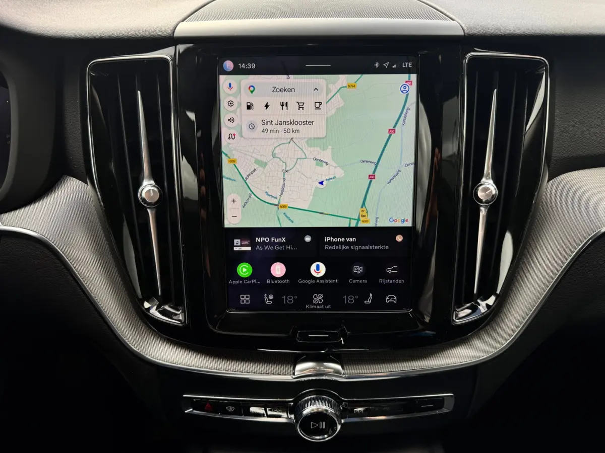 2.0 T6 Plug-in hybrid AWD Plus Bright | Pano | Trekhaak | Long Range | Elektrische stoelen | Denimblauw | Pilot Assist