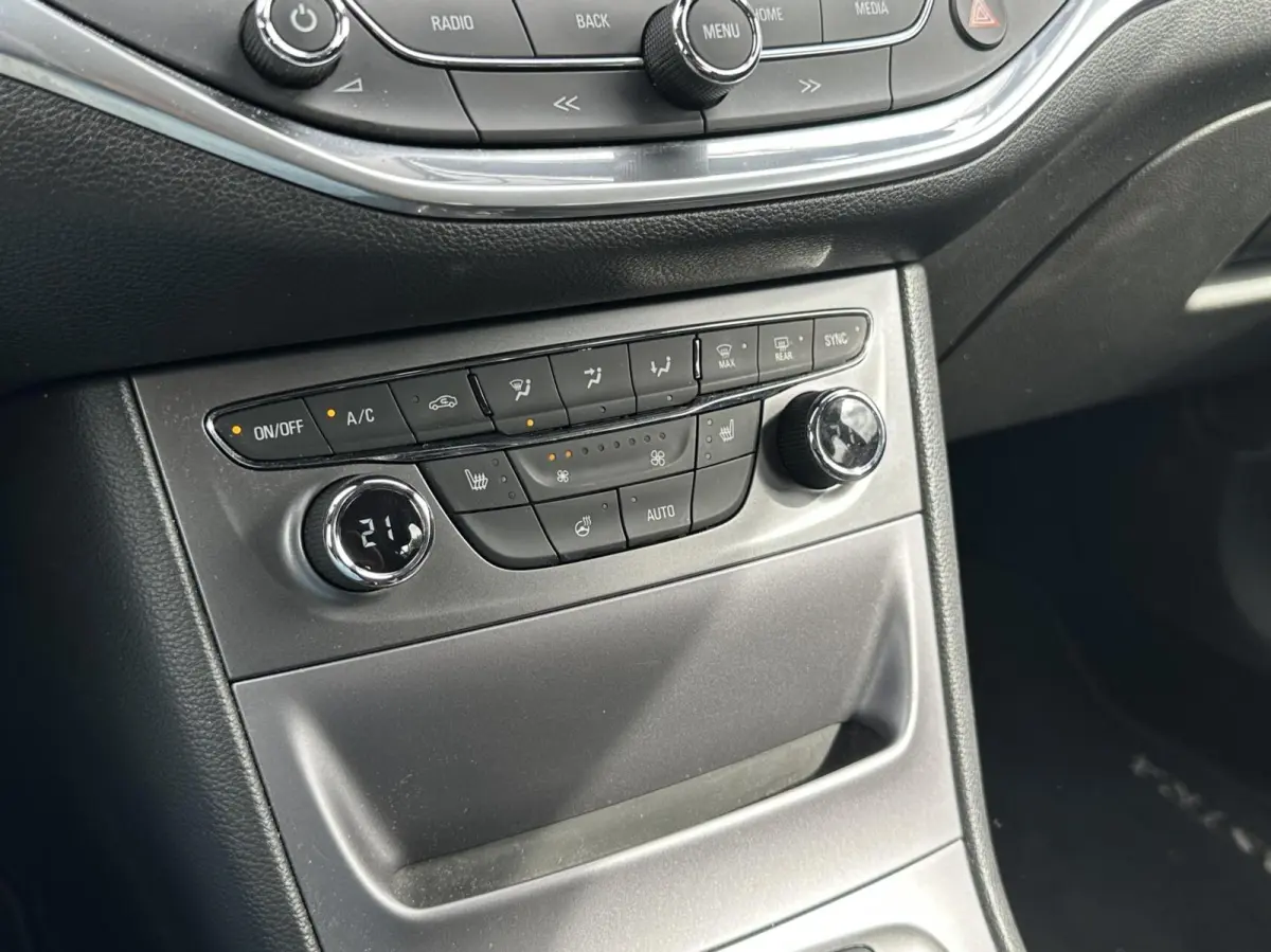 1.4 Turbo Business+ Clima Cruise Navi LED 150PK