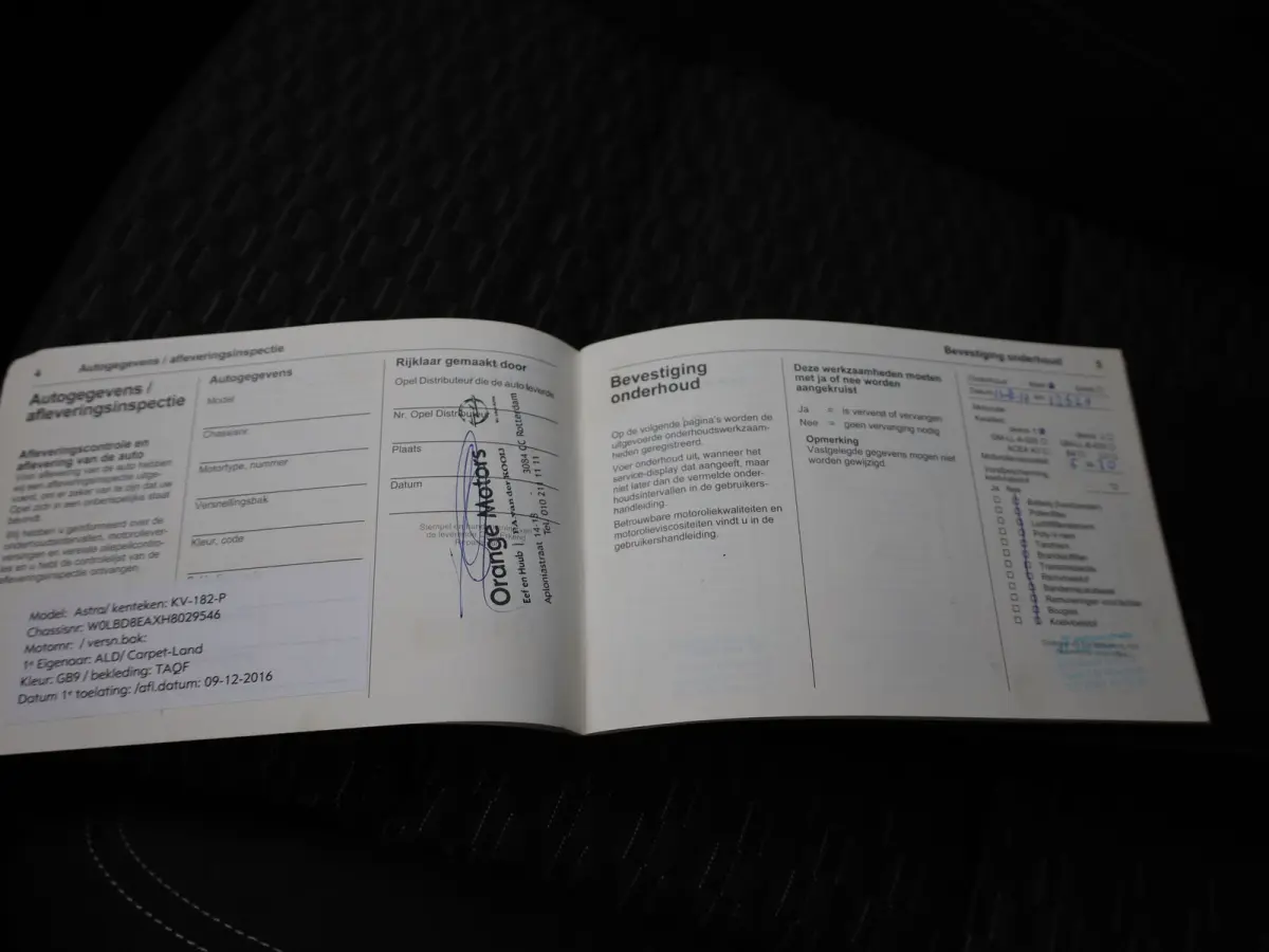 1.0 Business+ | Trekhaak | Apple Carplay/ Android Auto | AGR-stoelen | 17'' | Prijs Rijklaar!!