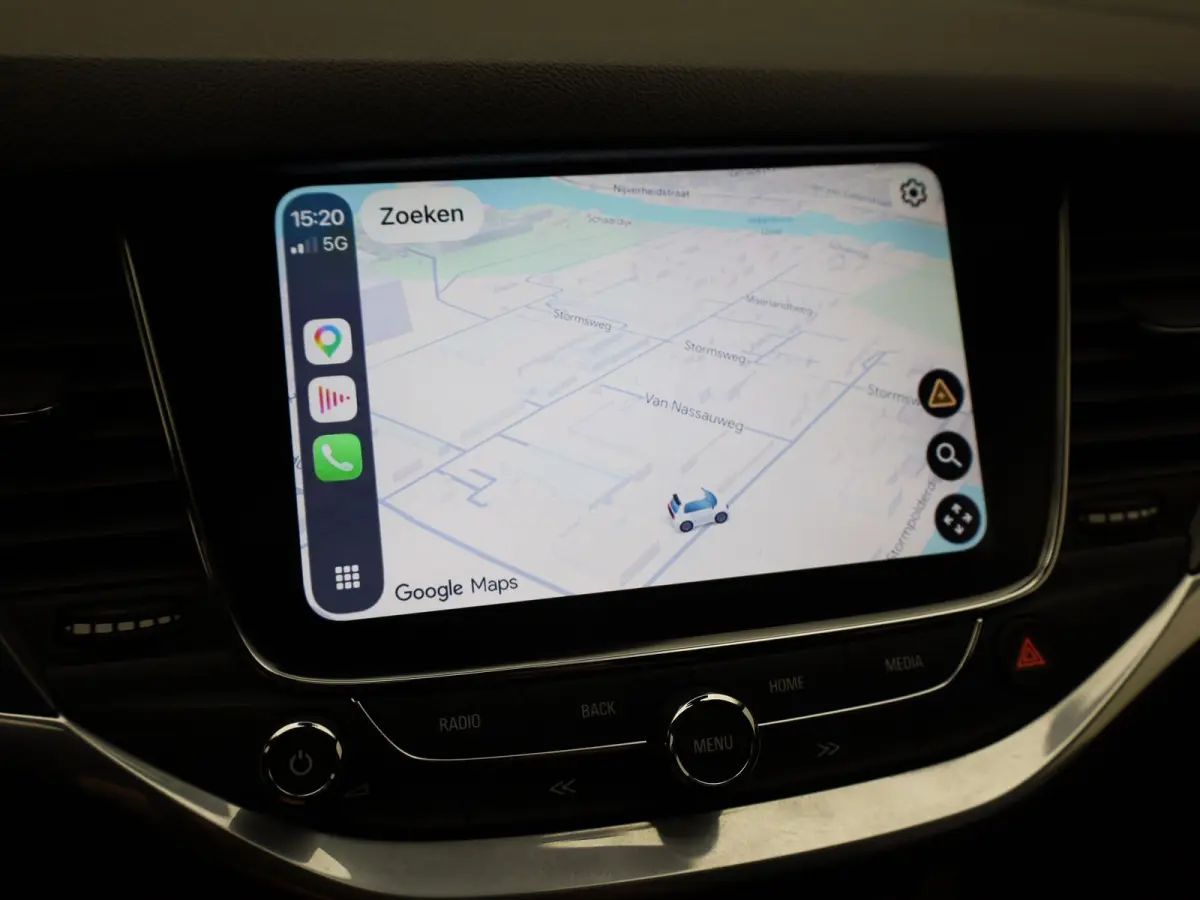 1.0 Business+ | Trekhaak | Apple Carplay/ Android Auto | AGR-stoelen | 17'' | Prijs Rijklaar!!