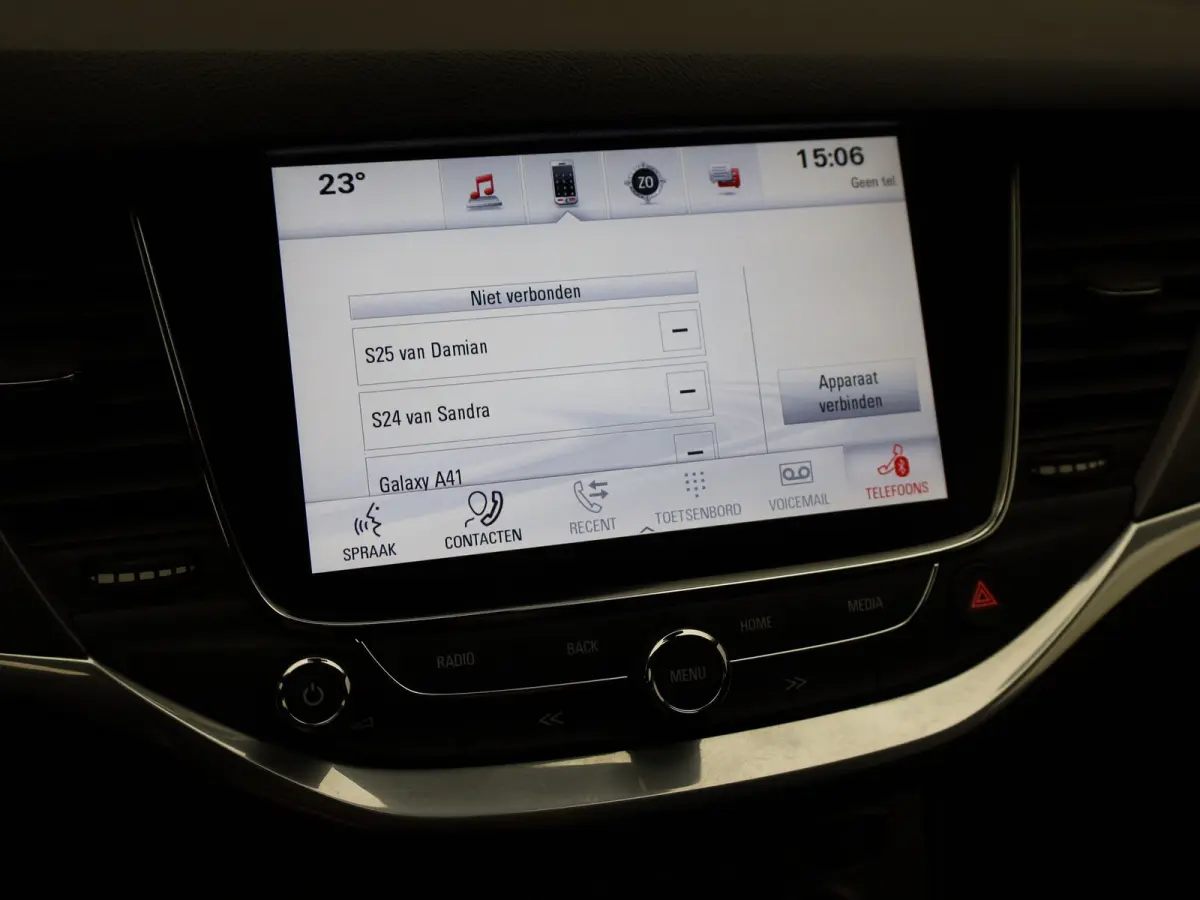 1.0 Business+ | Trekhaak | Apple Carplay/ Android Auto | AGR-stoelen | 17'' | Prijs Rijklaar!!