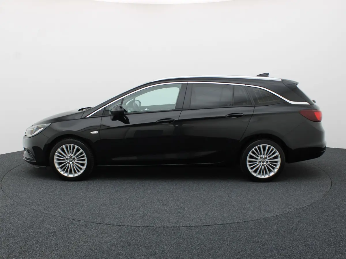 1.0 Business+ | Trekhaak | Apple Carplay/ Android Auto | AGR-stoelen | 17'' | Prijs Rijklaar!!