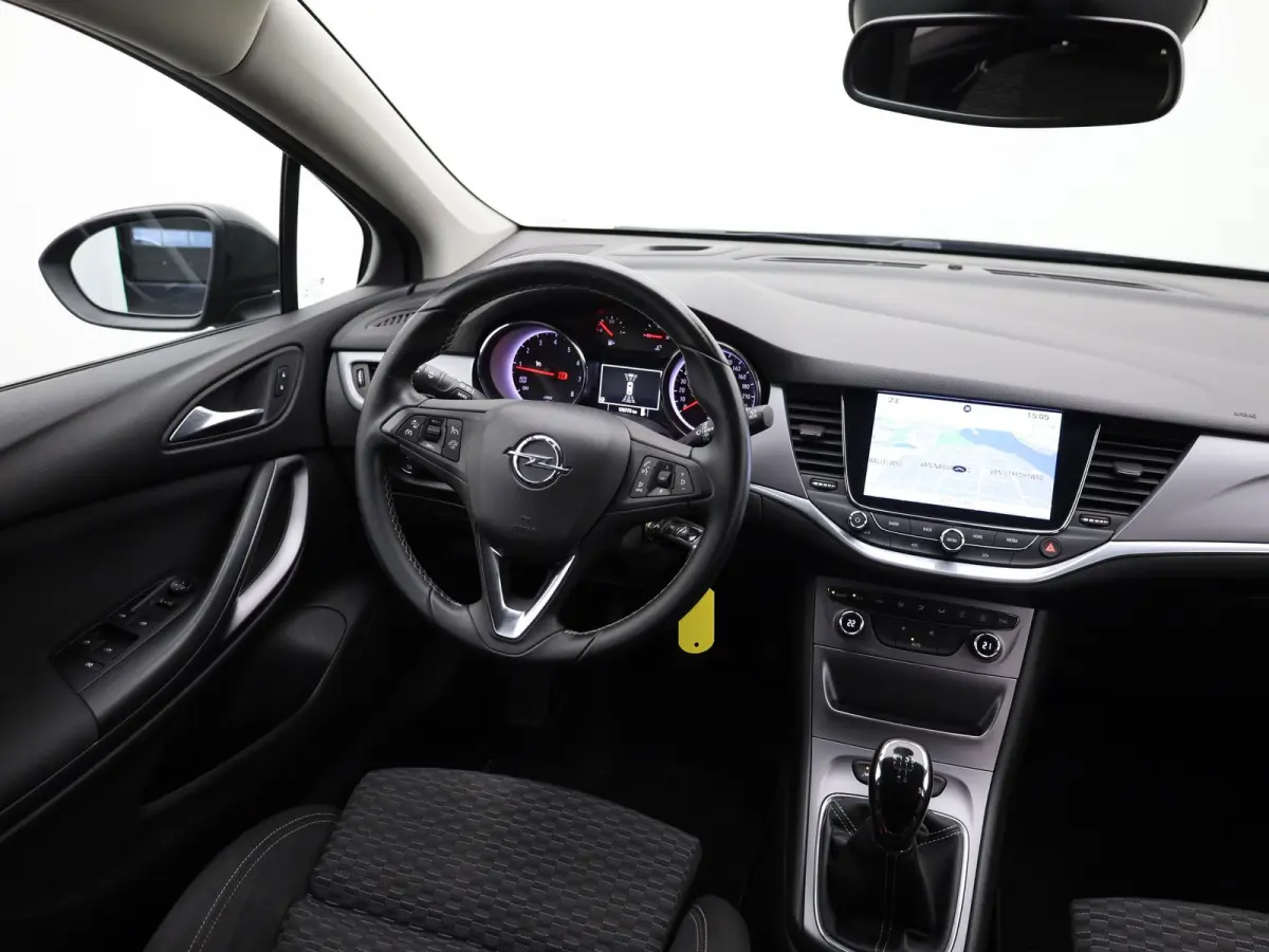 1.0 Business+ | Trekhaak | Apple Carplay/ Android Auto | AGR-stoelen | 17'' | Prijs Rijklaar!!
