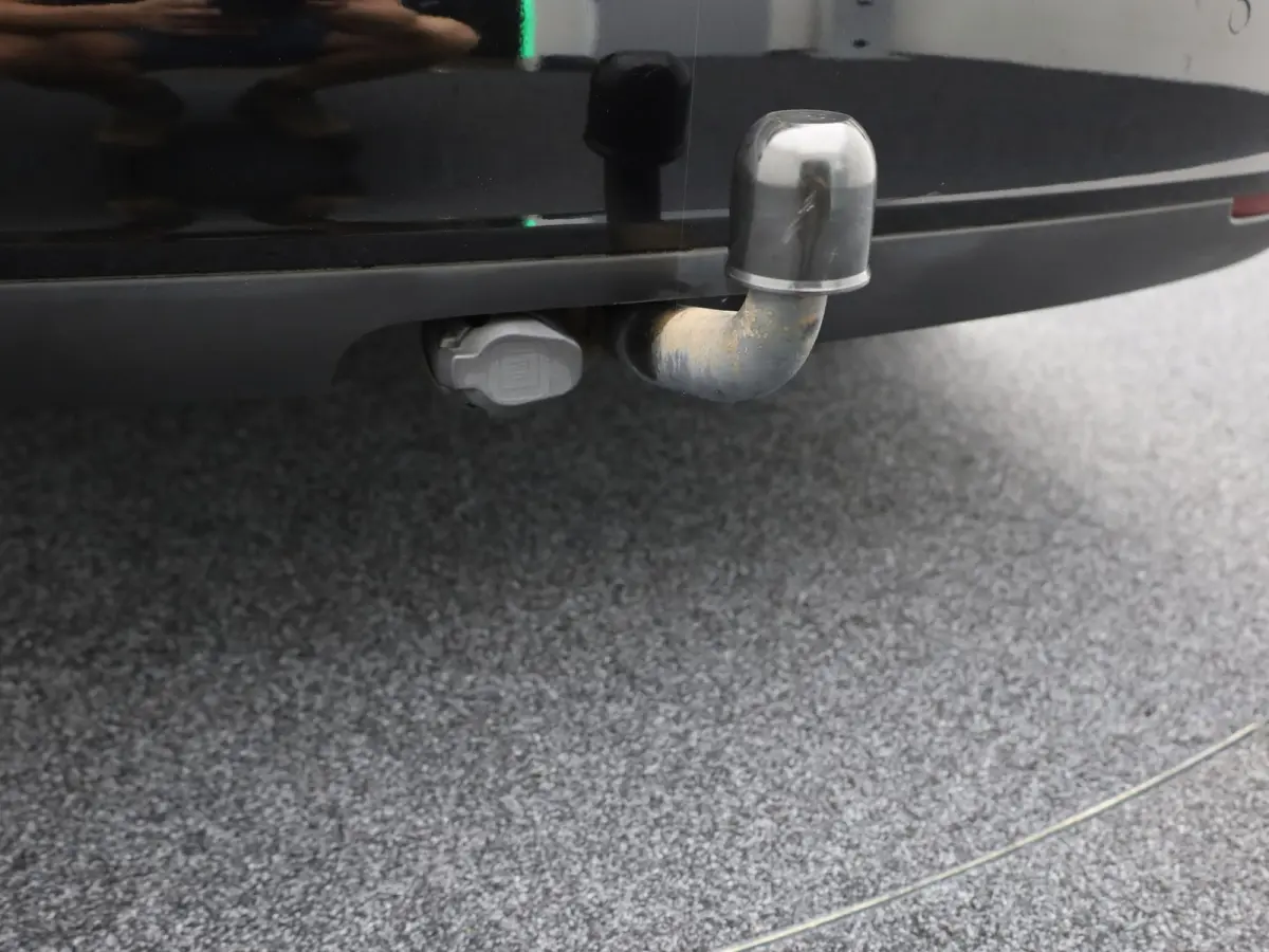 1.0 Business+ | Trekhaak | Apple Carplay/ Android Auto | AGR-stoelen | 17'' | Prijs Rijklaar!!