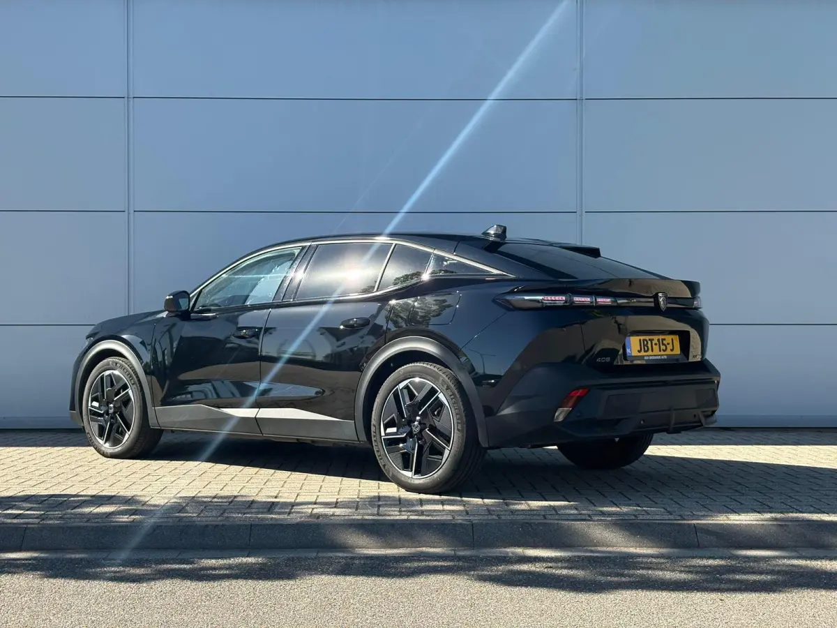 1.6 HYbrid 225 EAT8 Allure Avantage | 360 camera | Draadloze Apple Carplay/Android Auto | Stoelverwarming