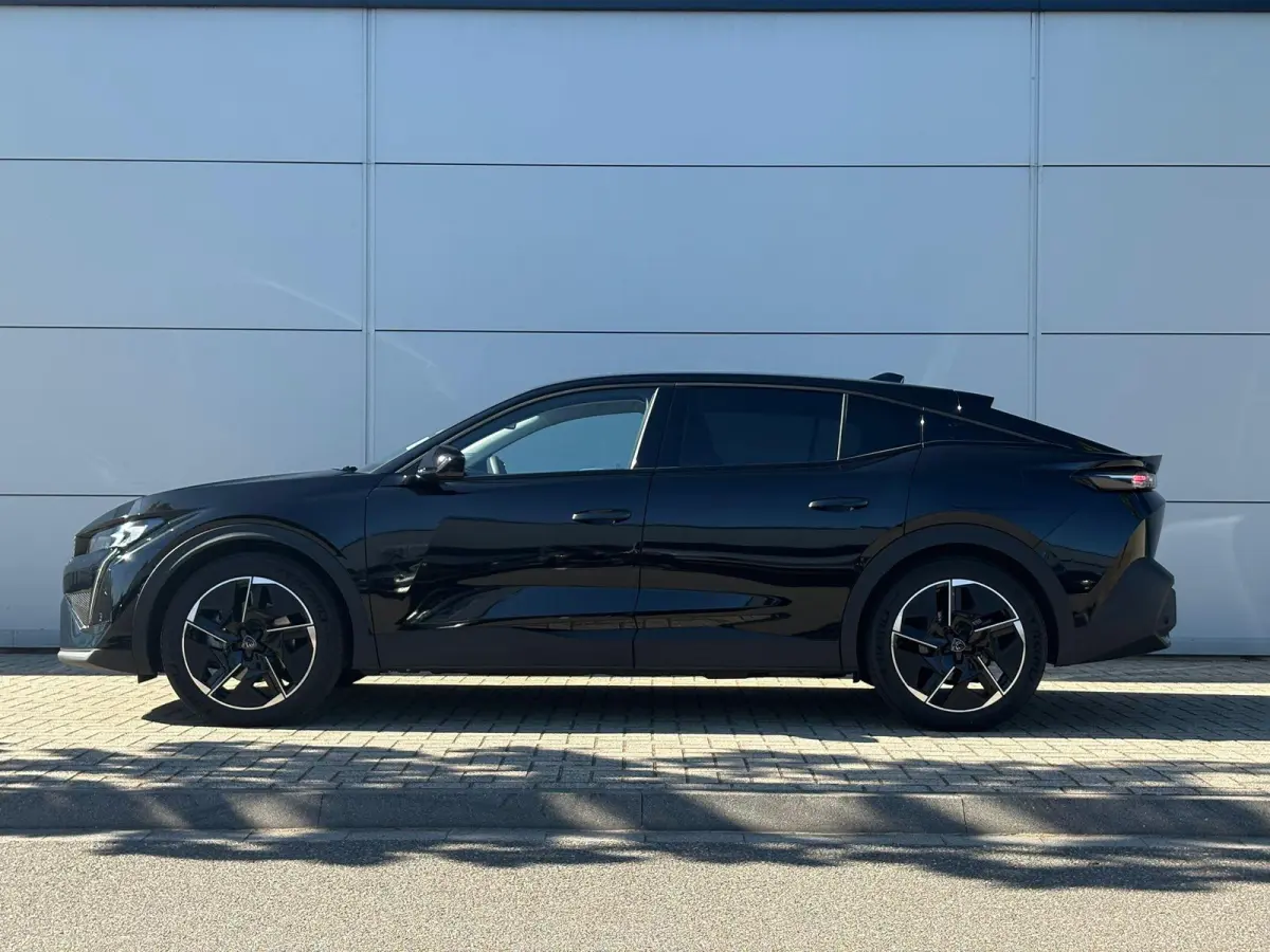 1.6 HYbrid 225 EAT8 Allure Avantage | 360 camera | Draadloze Apple Carplay/Android Auto | Stoelverwarming