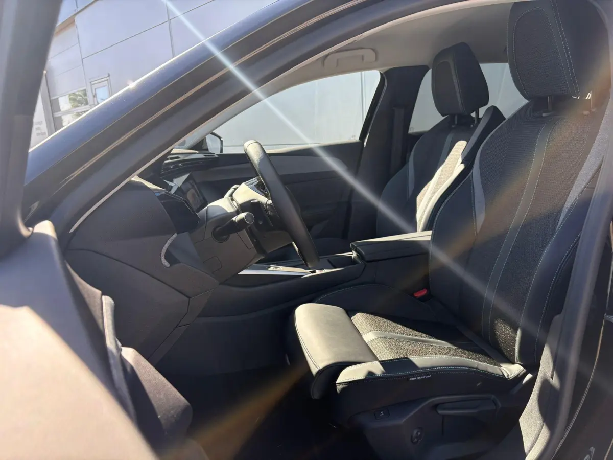 1.6 HYbrid 225 EAT8 Allure Avantage | 360 camera | Draadloze Apple Carplay/Android Auto | Stoelverwarming