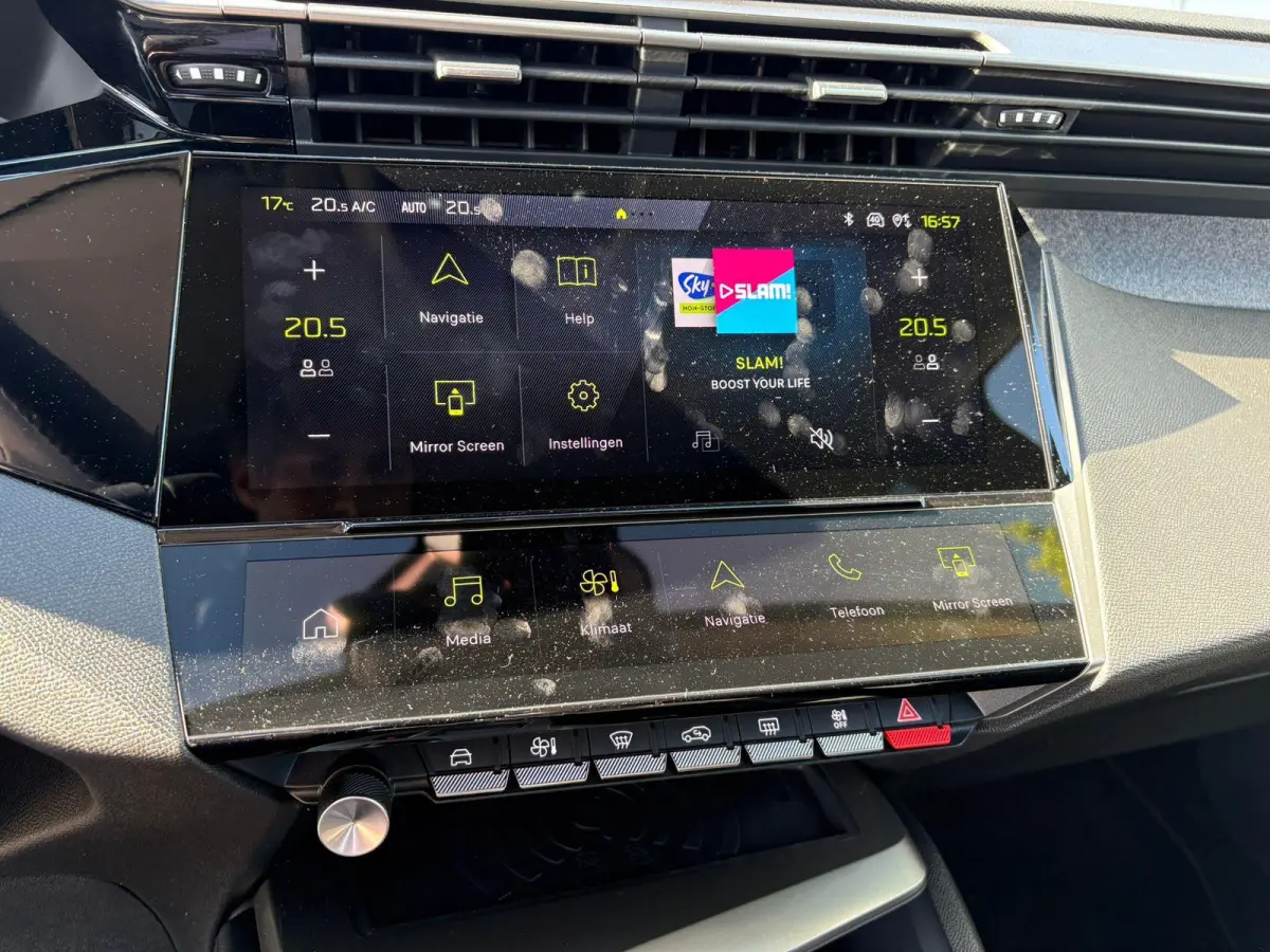 1.6 HYbrid 225 EAT8 Allure Avantage | 360 camera | Draadloze Apple Carplay/Android Auto | Stoelverwarming