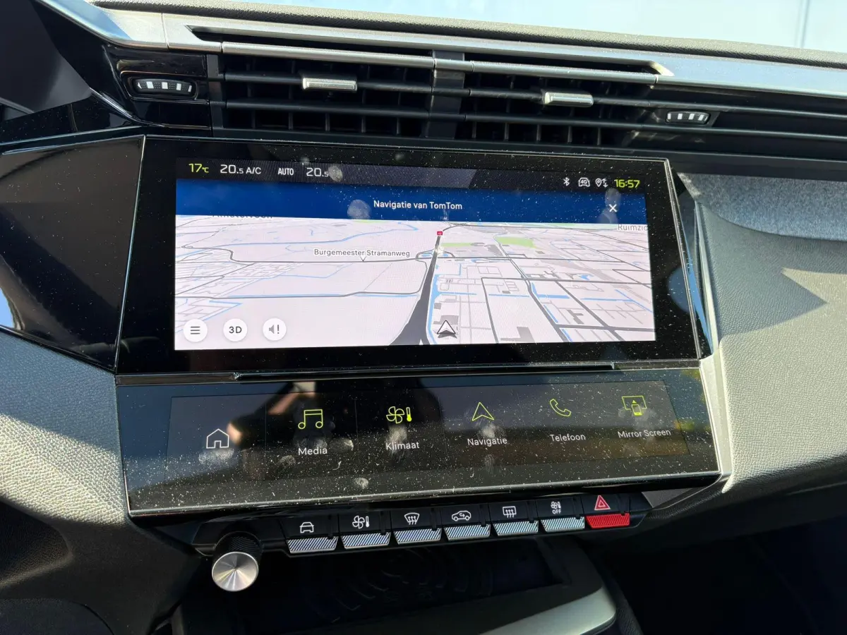 1.6 HYbrid 225 EAT8 Allure Avantage | 360 camera | Draadloze Apple Carplay/Android Auto | Stoelverwarming