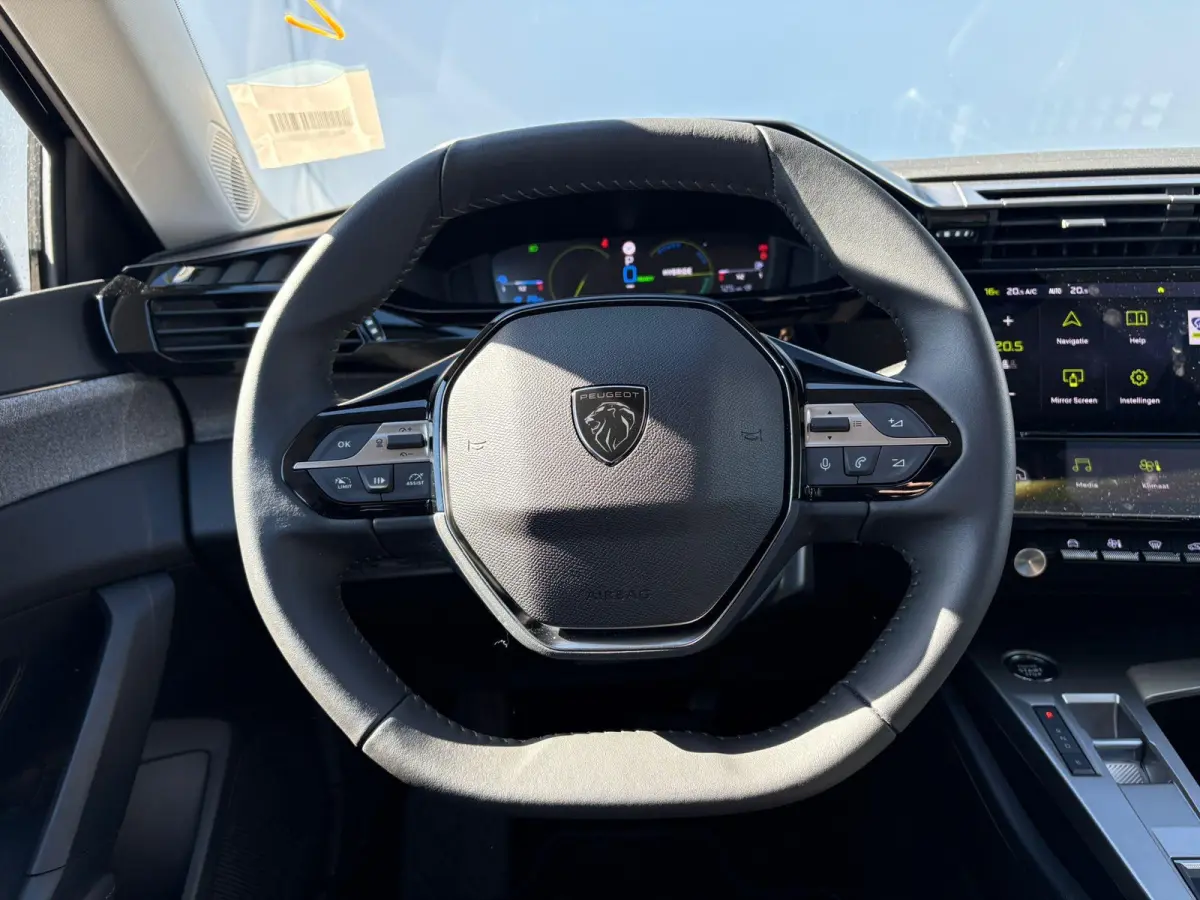 1.6 HYbrid 225 EAT8 Allure Avantage | 360 camera | Draadloze Apple Carplay/Android Auto | Stoelverwarming