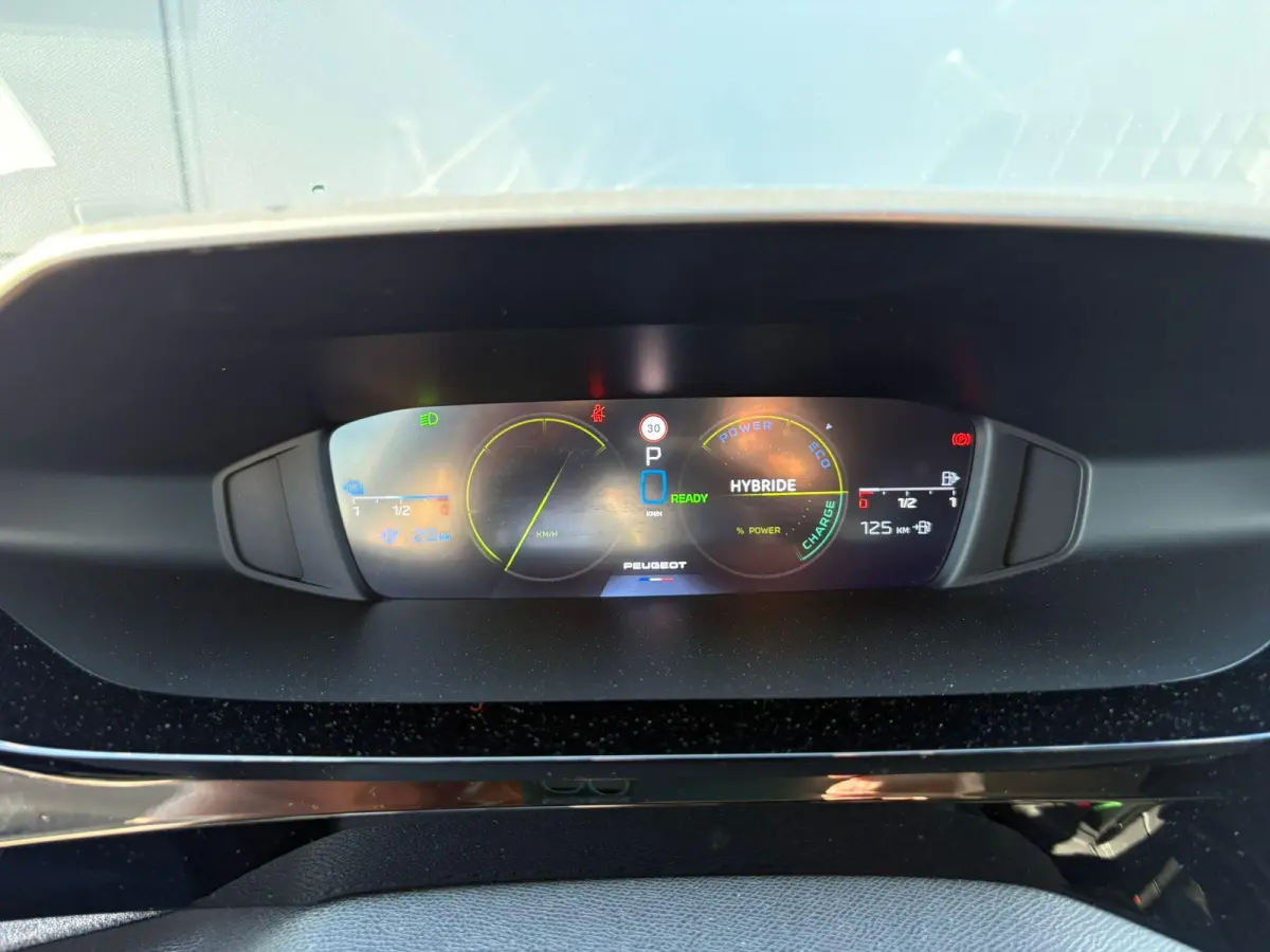 1.6 HYbrid 225 EAT8 Allure Avantage | 360 camera | Draadloze Apple Carplay/Android Auto | Stoelverwarming