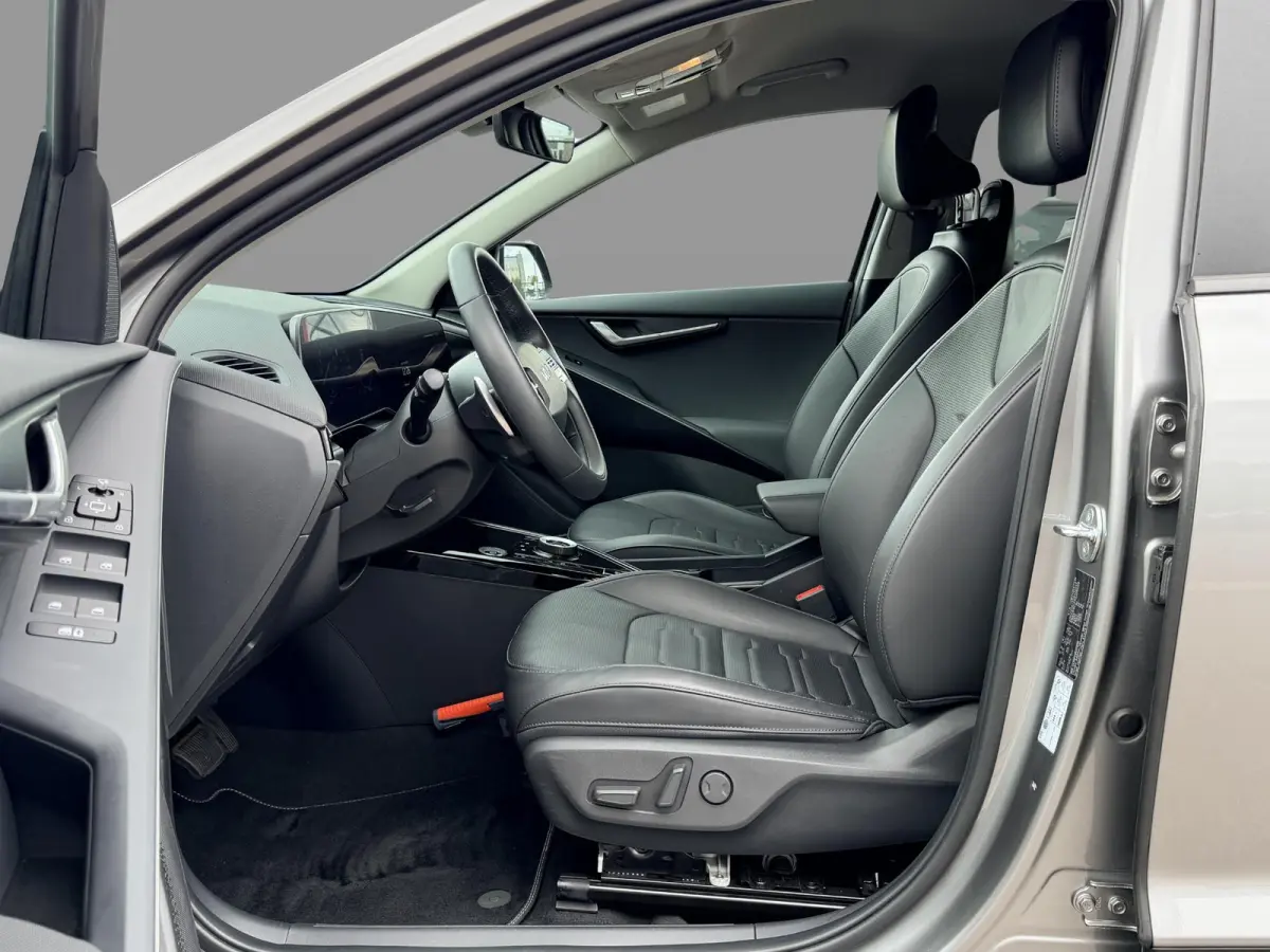 Edition 7 Advanced 64.8 kWh SOH 97,4% | Fabrieksgarantie | Adaptive Cruise | Stoel & Stuurverwarming | Camera | Dodehoek | 1e Eigenaar |