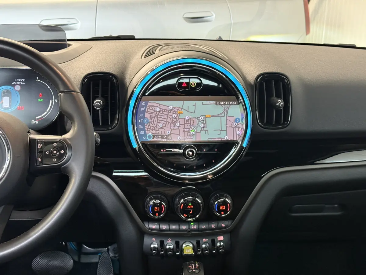 1.5 Cooper ALL4 Pano/Leder/H&K/Camera