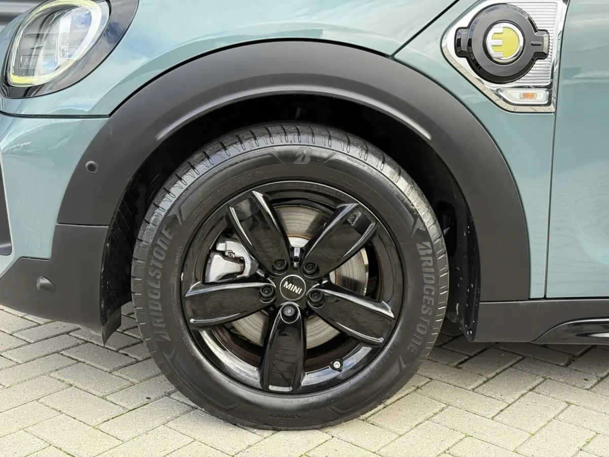 1.5 Cooper ALL4 Pano/Leder/H&K/Camera