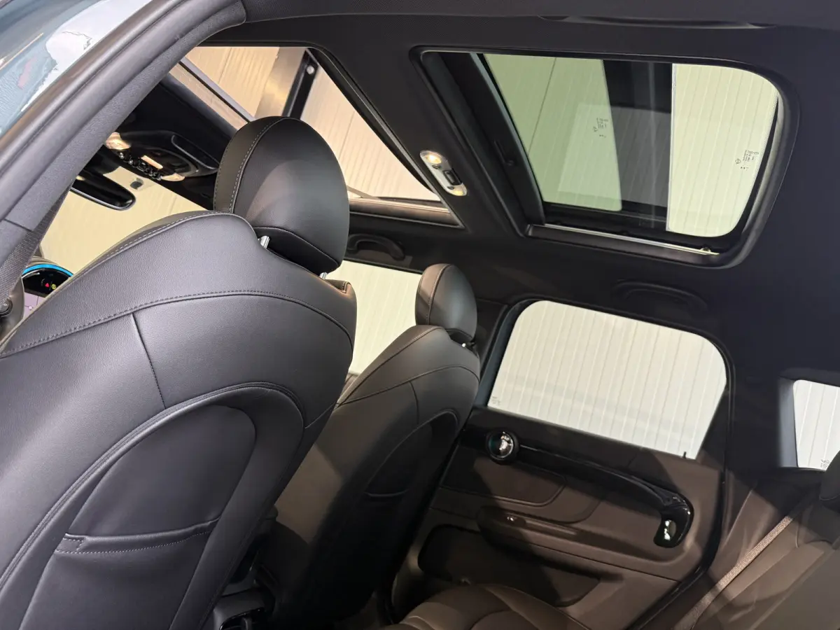1.5 Cooper ALL4 Pano/Leder/H&K/Camera