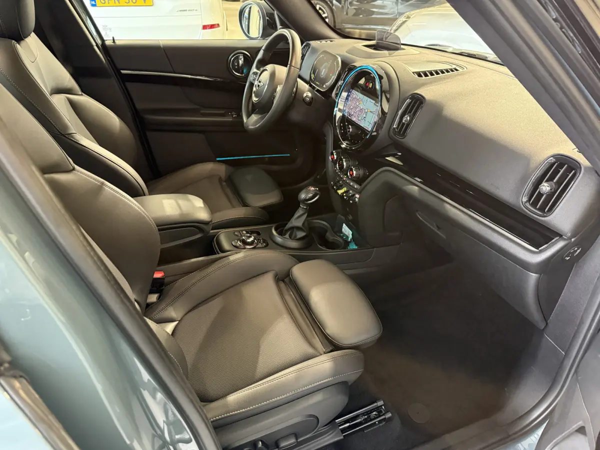 1.5 Cooper ALL4 Pano/Leder/H&K/Camera