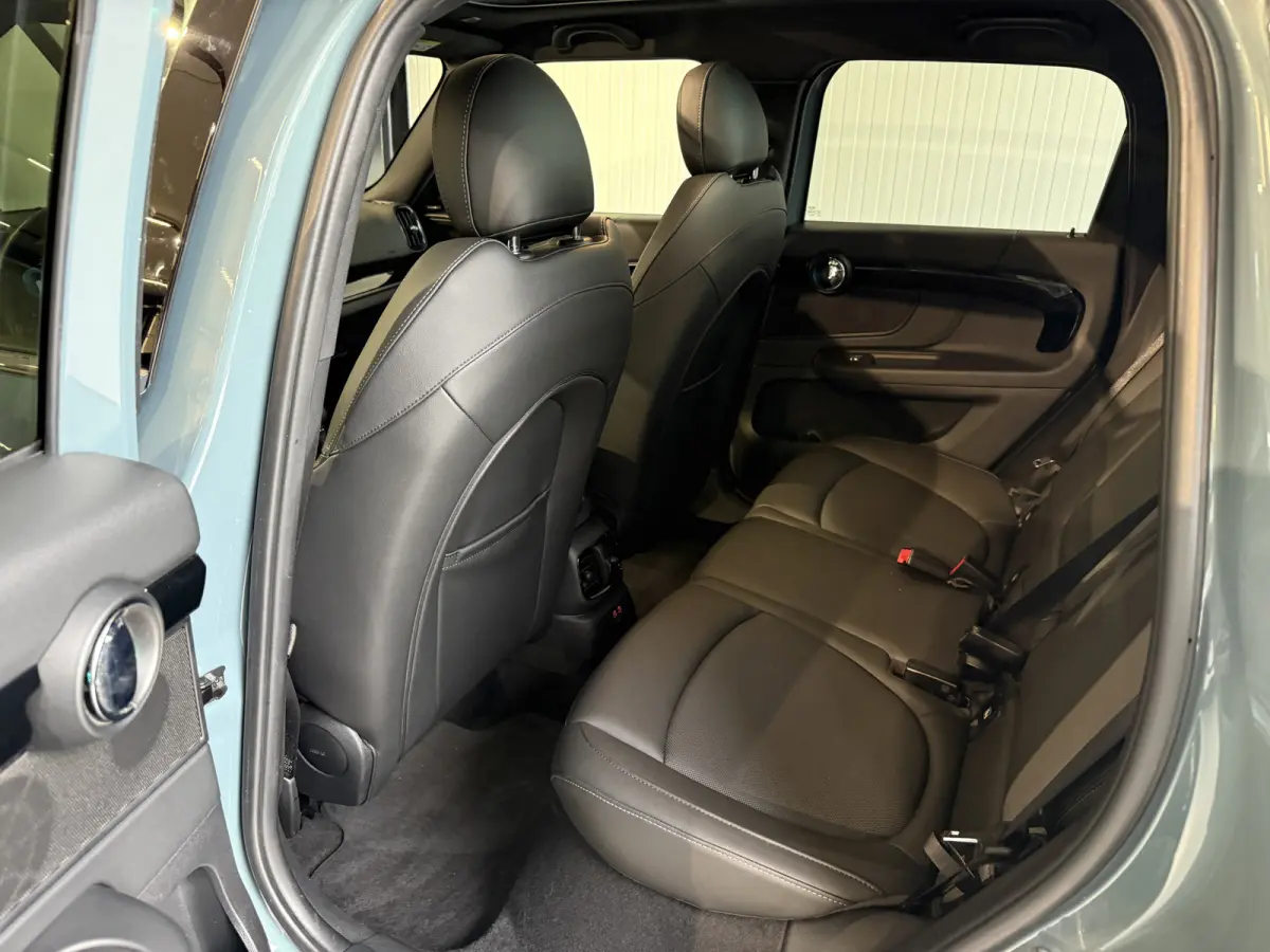 1.5 Cooper ALL4 Pano/Leder/H&K/Camera