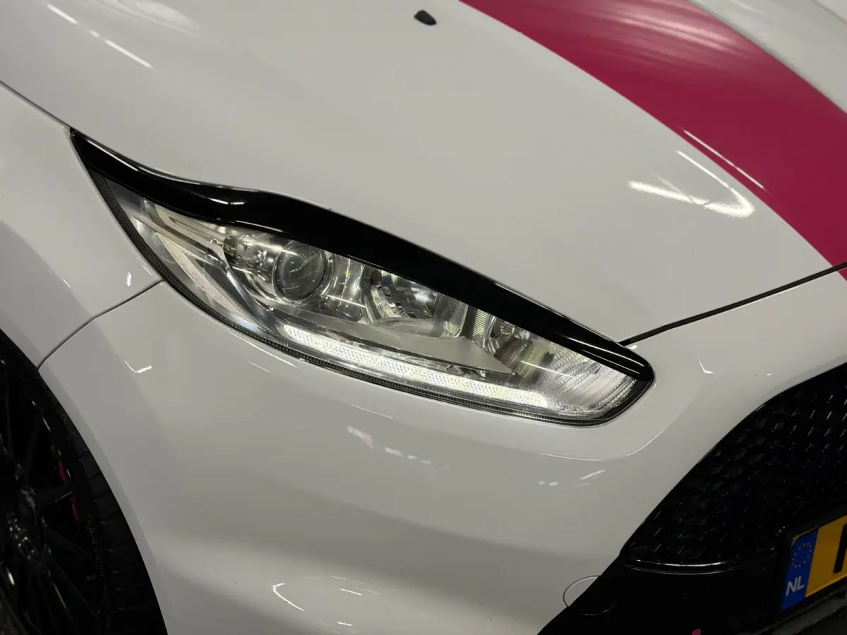 1.6 ST2 LED/NAVI/CRUISE/RECARO/MAXTON/MILTEK/CAMERA/PDC/DISTR+W-POMP-VV/STOELVERWARMING
