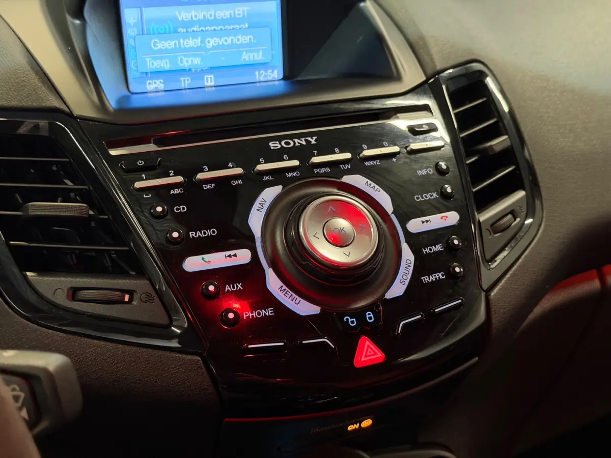 1.6 ST2 LED/NAVI/CRUISE/RECARO/MAXTON/MILTEK/CAMERA/PDC/DISTR+W-POMP-VV/STOELVERWARMING