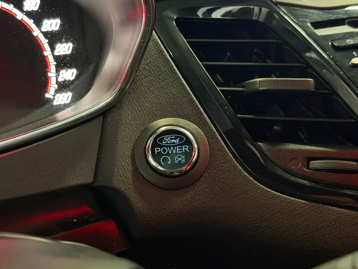 1.6 ST2 LED/NAVI/CRUISE/RECARO/MAXTON/MILTEK/CAMERA/PDC/DISTR+W-POMP-VV/STOELVERWARMING