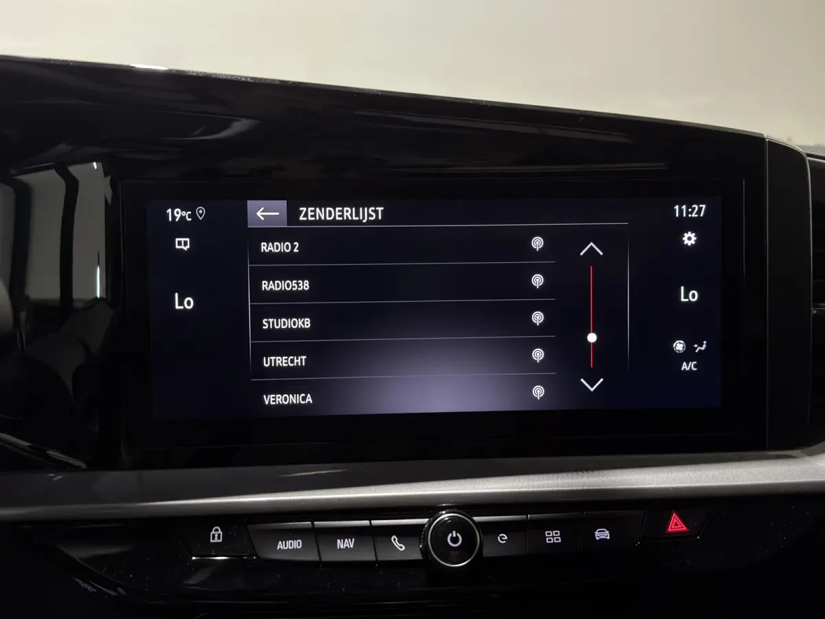 GS Line 50-kWh 11kw bl. | ACC | Keyless | Stoelen & stuur verwarmd | Matrix Intellilux | Privacy